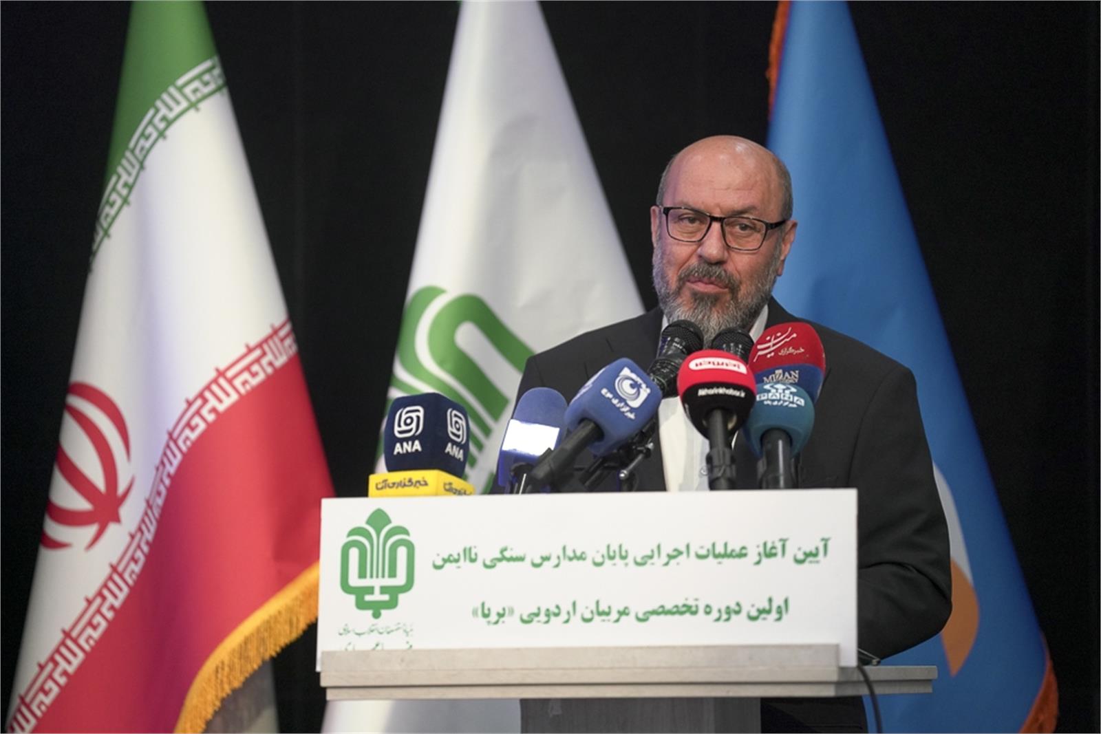 آغاز حذف مدارس سنگی با احداث ۱۱۵۱ کلاس استاندارد توسط بنیاد مستضعفان