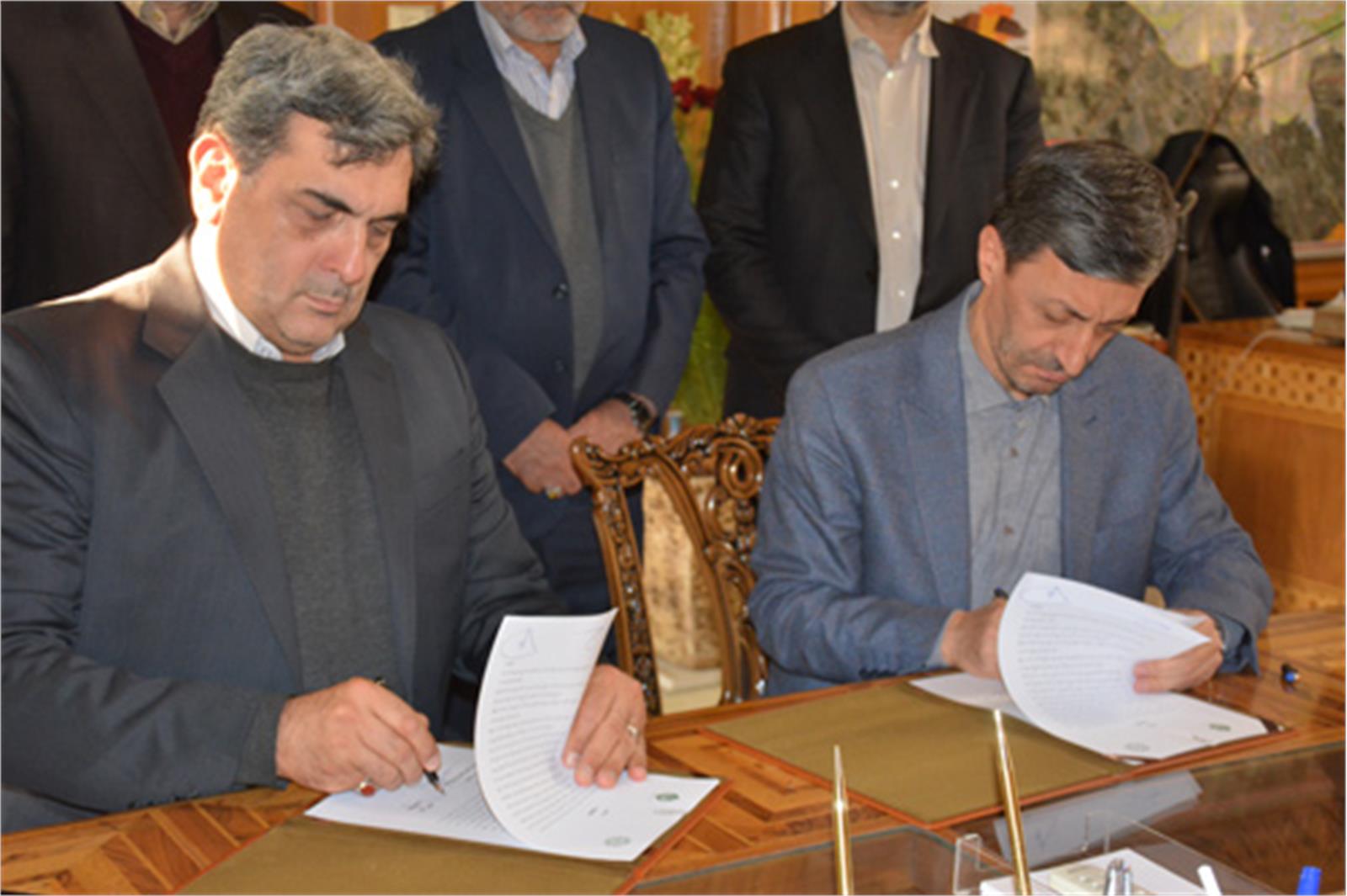 بنیاد مستضعفان و شهرداری تهران تفاهم نامه همکاری مشترک امضا کردند