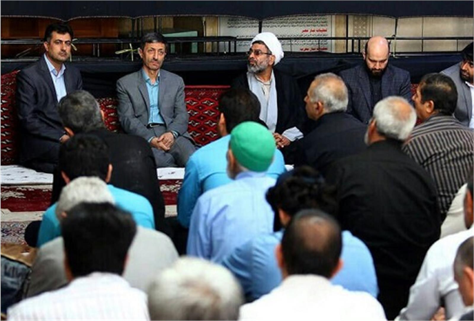 گزارش تصویری / اهدای ۵۰۳ فقره اسناد املاک علوی به محرومان در اصفهان