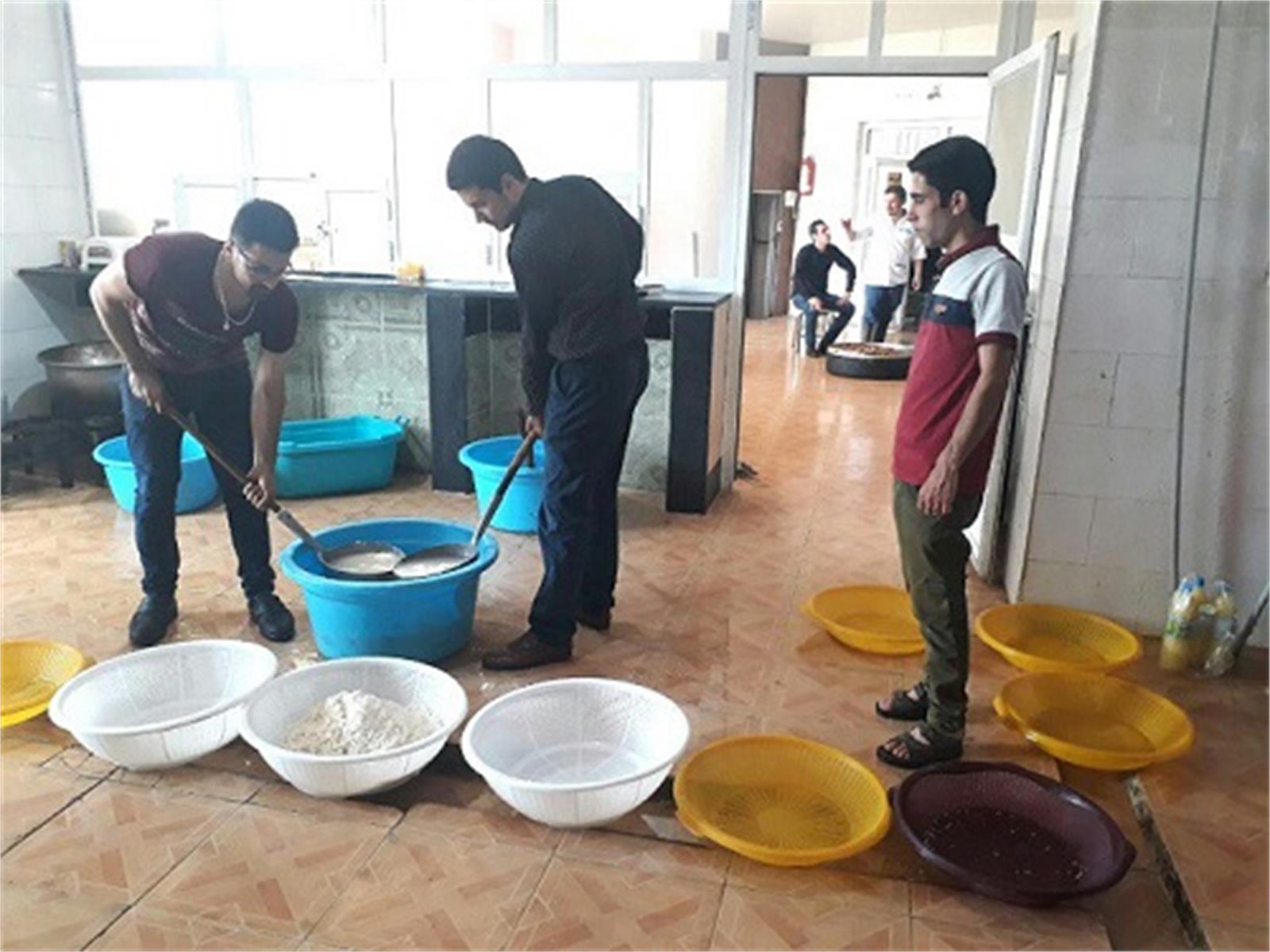 توزیع ۸۱۰ پرس غذای گرم بین نیازمندان در استان گلستان