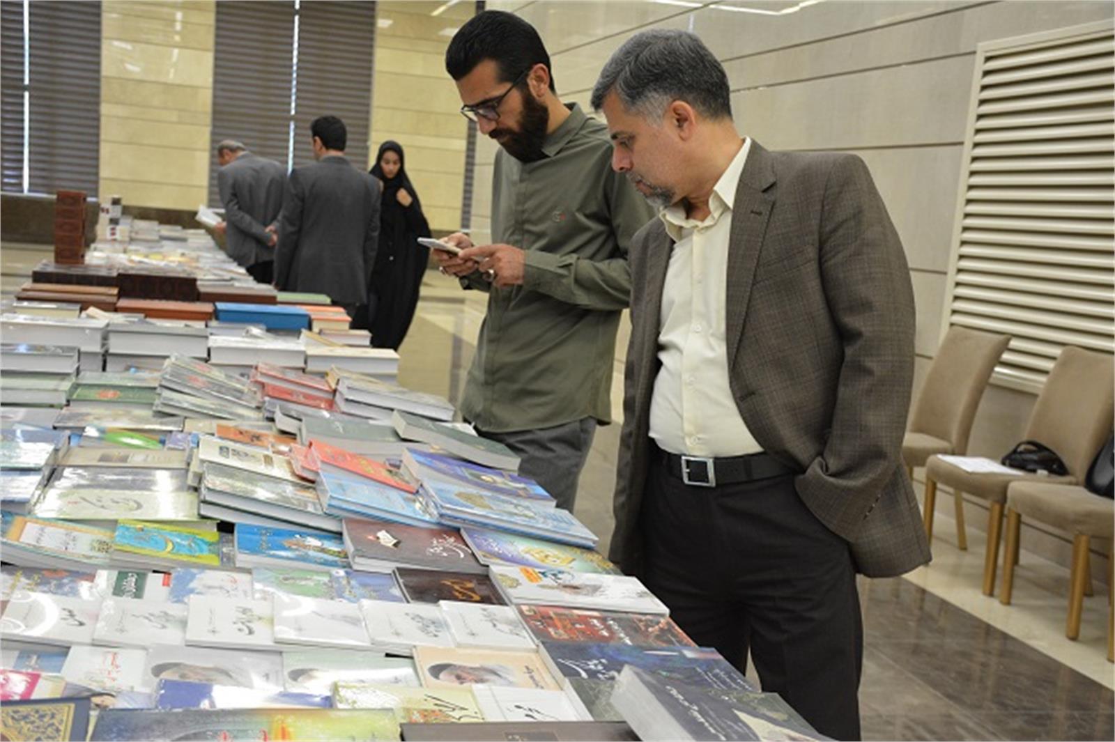 گزارش تصویری / نمایشگاه کتاب «عید تا عید»